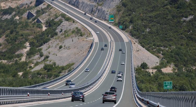 Új elektronikus útdíjrendszer lesz az autópályákon