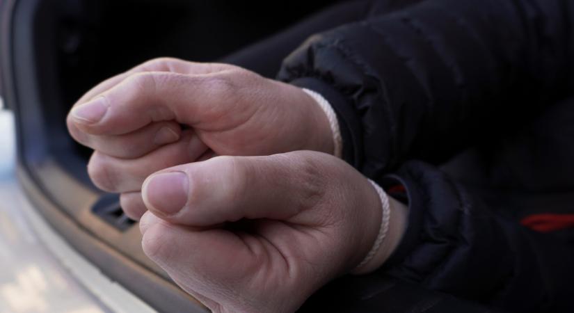 Apjuk ellopott autójáért brutális bosszút állt egy testvérpár