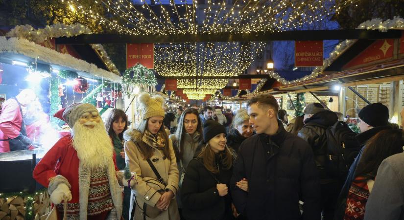 Egy külföldi döbbenetes véleményt mondott a budapesti karácsonyi vásárról, ettől szó bennszakad és hang fennakad