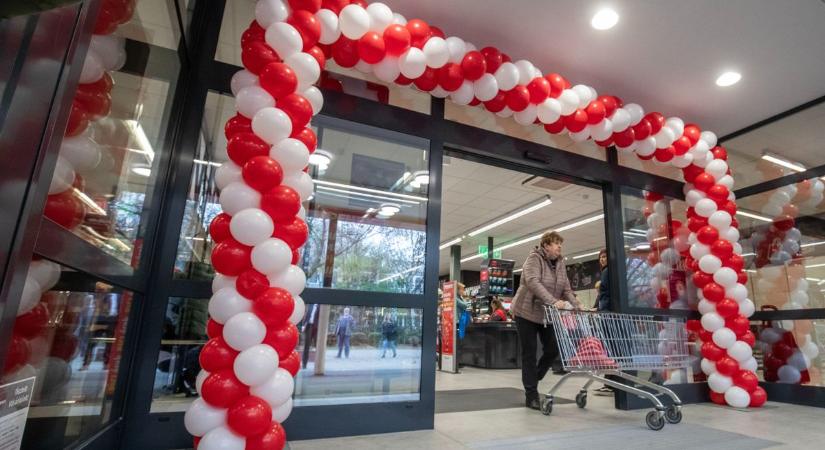 Új áruház nyílt Fehérváron, ott voltunk a nyitás reggelén (videó  képgaléria)