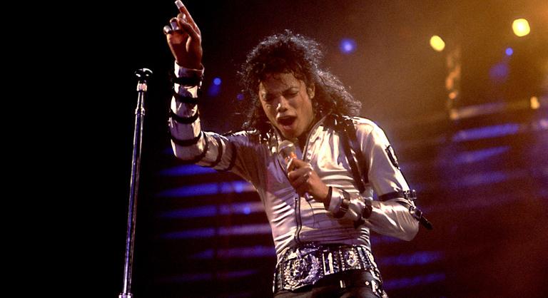 Michael Jackson életműve milliárdokat termel, tizenhat évvel a halála után is uralja a Forbes listát