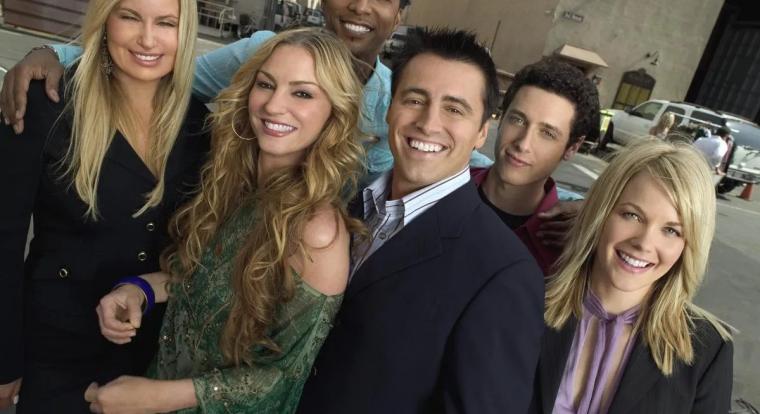 20 év után láthatja a közönség a Jóbarátok-spinoff még soha nem sugárzott részeit