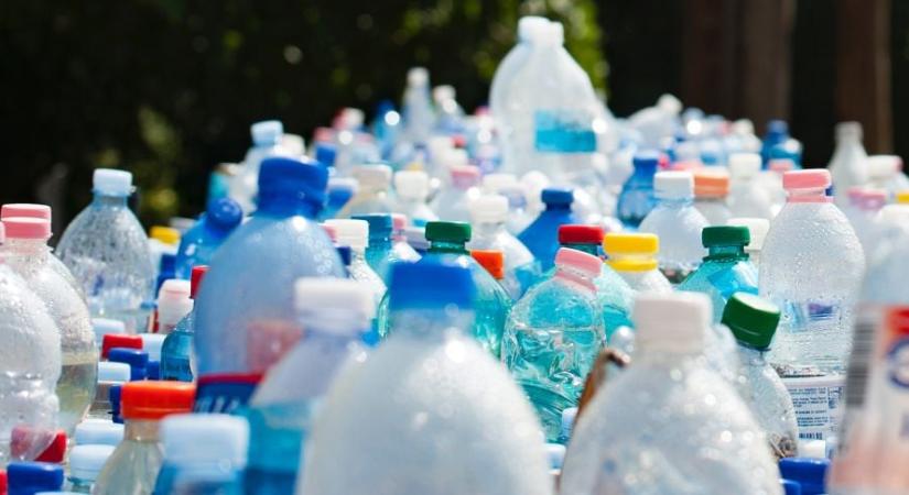 Teljes sokk: két férfi 10 műanyag palackért és 250 forintért ütött meg egy kisfiút Pétervásáron