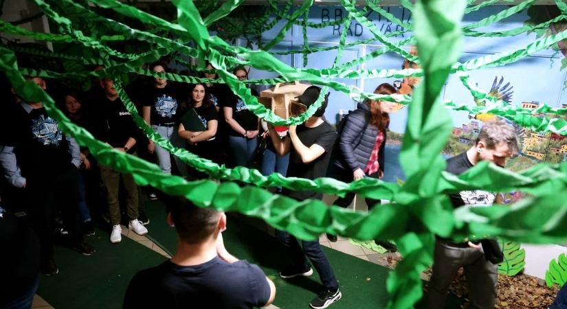 Ilyet még nem láttál: saját parfümje is lett a KOPAJ-nak, a neve mindent visz – galériával