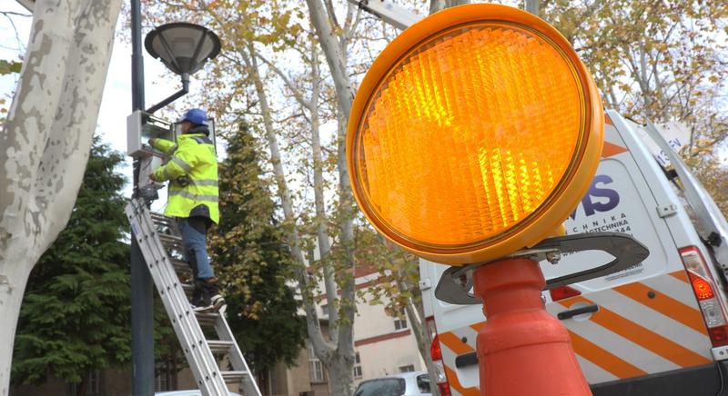 Okos közvilágítás, okos parkolás