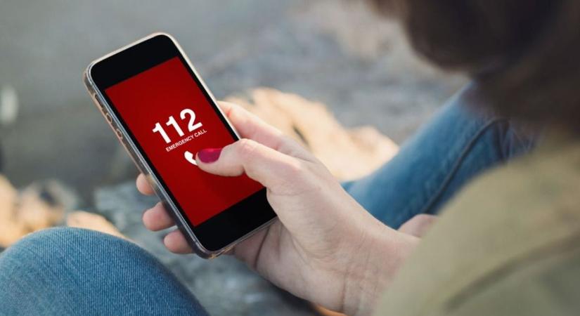 Tűzoltót hívott, mert nem nyitott ki a kocsma – a legbizarrabb hívások a 112-n