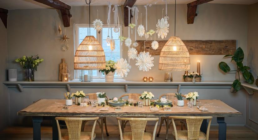 Így dobd fel a téli vacsorákat: sokoldalú mikulásvirág asztaldekorációk