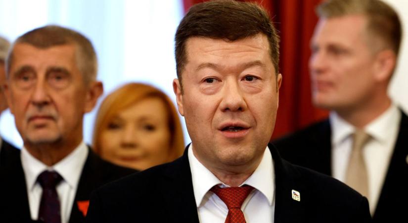 Az új cseh kormány öt évre befagyasztaná a politikusok fizetését