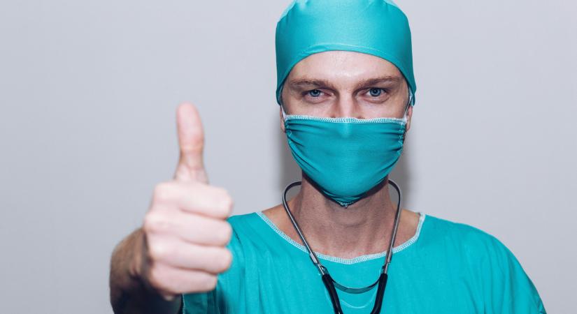 Hihetetlen: 50 csontja tört el, de a szeretet meggyógyította – Fotó