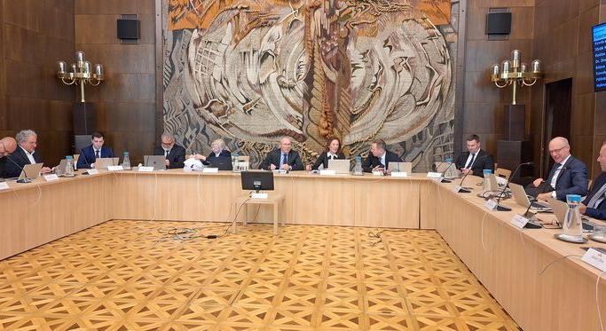 KÖZGYŰLÉS – 1,86 milliárdból 510 millió jár vissza