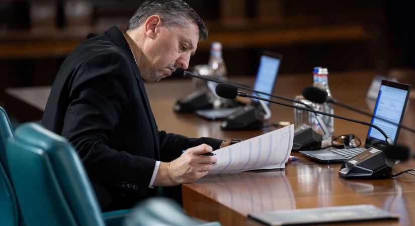 Daniel David: Elég biztosíték van ahhoz, hogy ne kelljen újabb megszorítástól tartani