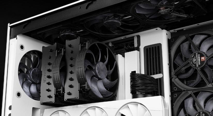 Igen, jól tippeltünk, itt a fekete D15 G2