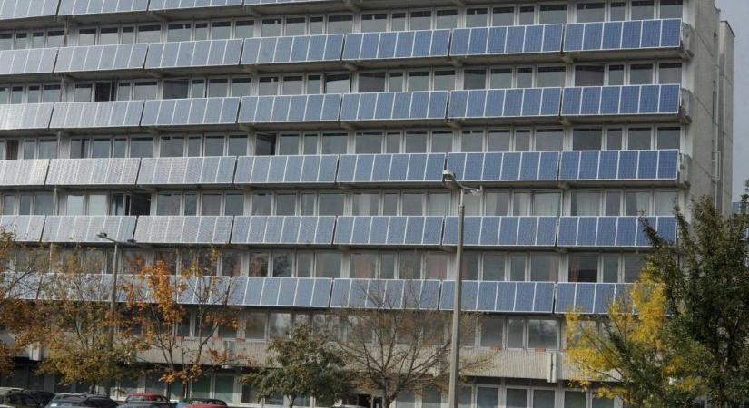 Ismét támad a Covid, látogatási tilalmat rendeltek el a győri kórházban