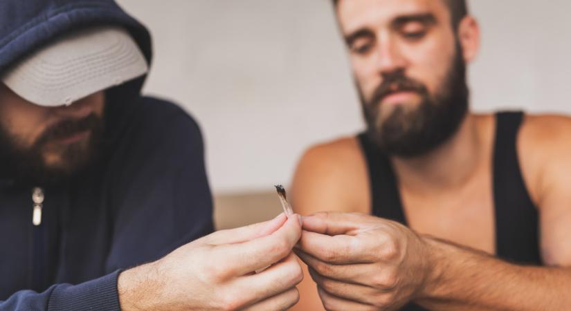 Elképesztő, mihez folyamodnak már a csalók: nem fogod elhinni, hová csempészték a dohányt ezek az ügyeskedők