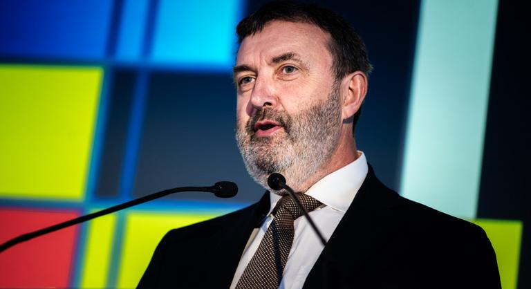 Egy MI-vel generált Palkovics László arról beszél, hogy nem kell félni az MI-vel generált álhírektől