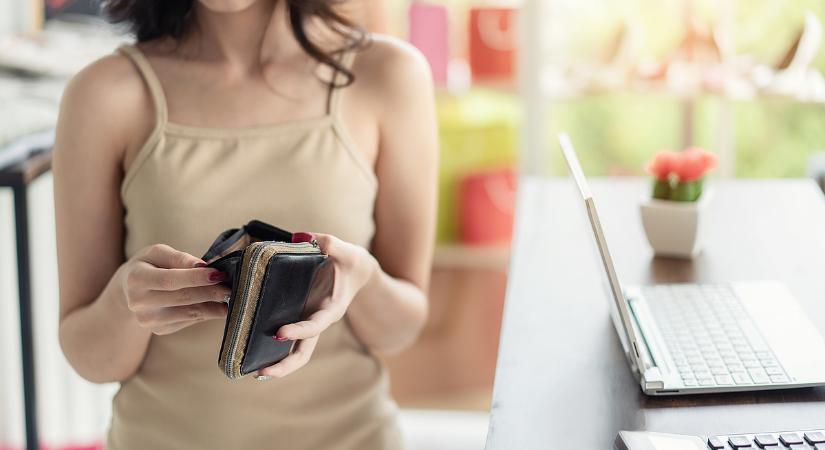 Ez is eljött: különadóval sújthatják a készpénzes fizetéseket