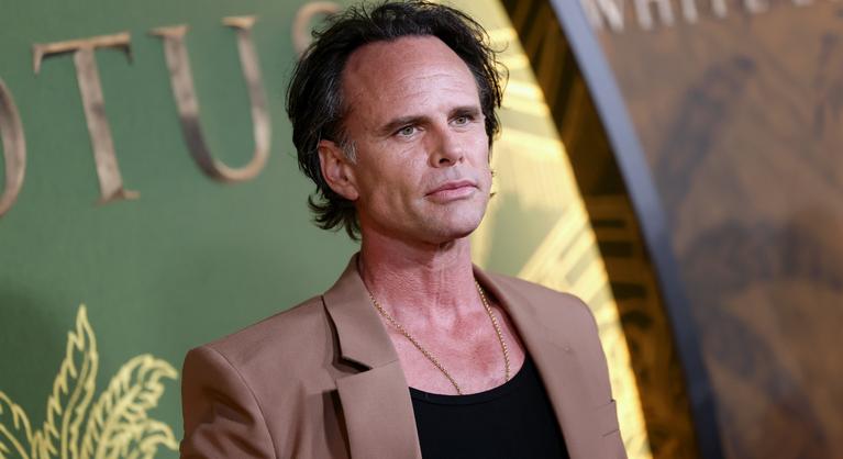 A Fehér Lótusz sztárja anyaszült meztelenül állt kamera elé