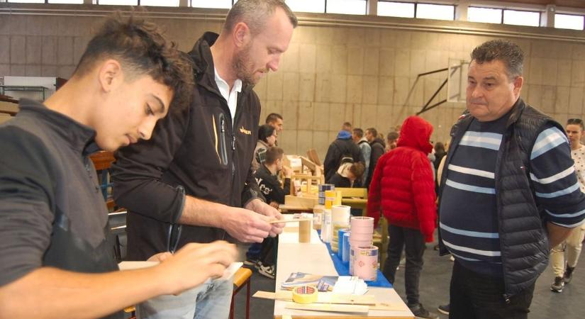 Erősödik az építőipari szakképzés: nagyszabású pályaorientációs nap a Kossuth iskolában – fotók