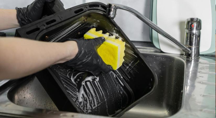 A legtöbben rosszul helyezzük a papírtálcát az air fryerbe – mutatjuk, hogyan érdemes!