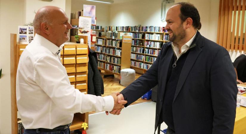 A közelgő választások tétje, hogy enged-e az ország a brüsszeli nyomásnak