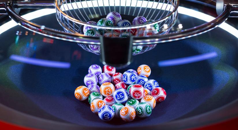 Friss! A Hatoslottó nyerőszámai a 47. héten, csütörtökön