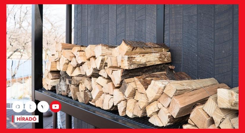 Többmilliárdos keretből kezdődött meg a szociális tűzifa kiosztása