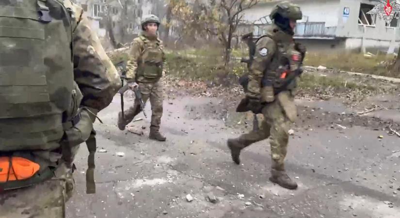 Moszkva szerint Pokrovszk elesett, az ukránokat pedig bekerítették