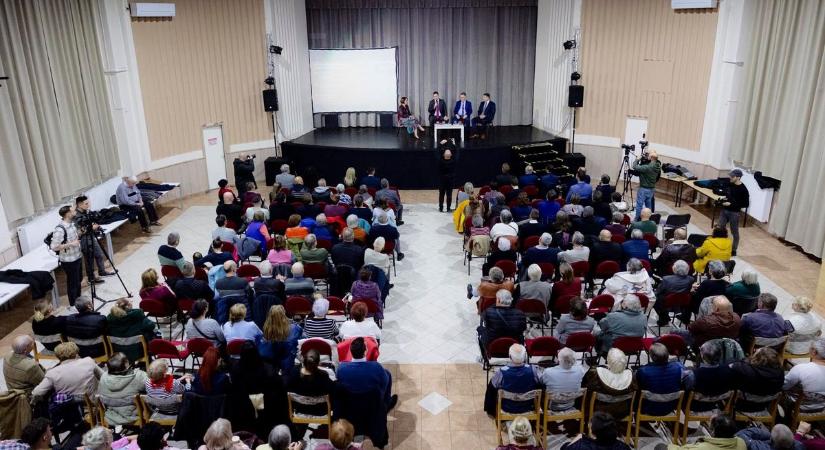 Gulyás Gergely: A békepárti álláspont nem kommunikációs kérdés