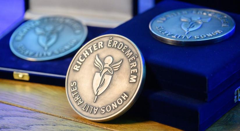 A szakma kiválóságait díjazta a Richter