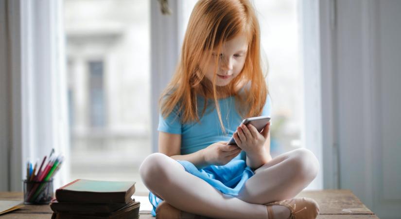 16 év alatt nuku Insta, Facebook, mutatjuk, hol