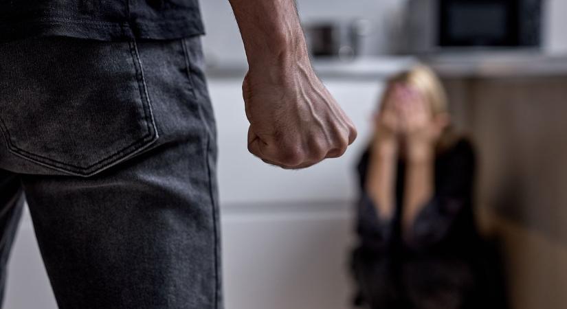 „Azóta sem merek kimenni az utcára” – egy brutálisan megvert szegedi asszony vallomása