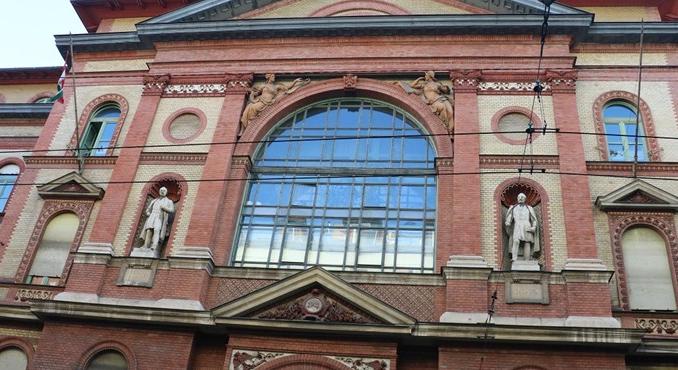 Csalás gyanúja miatt kirúgták a SOTE két vezetőjét