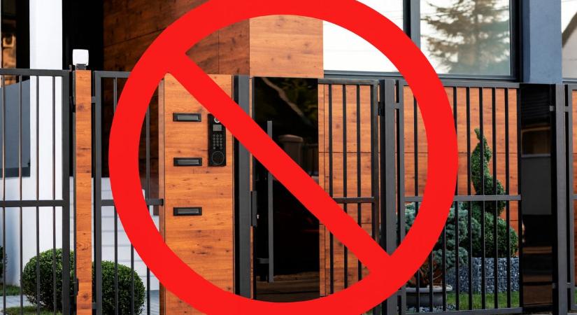 A rácsos kapuk kimentek a divatból a családi házaknál: ez az új trend