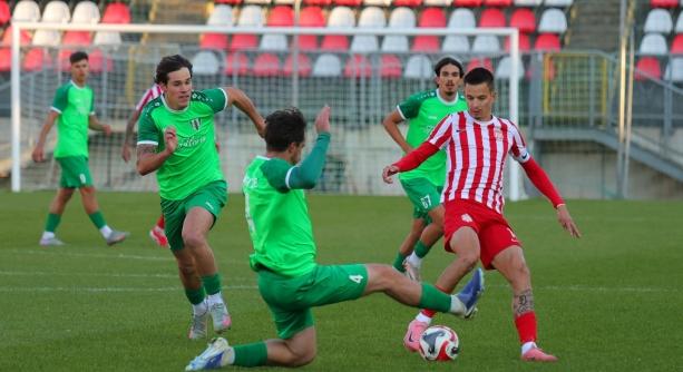 Bajnokok előtt játszhatnak a focisták