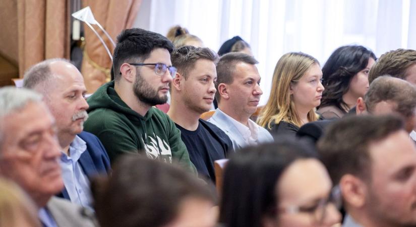 A technológiai innovációk és az oktatás kapcsolata állt a Széchenyi István Egyetem Apáczai-konferenciájának fókuszában