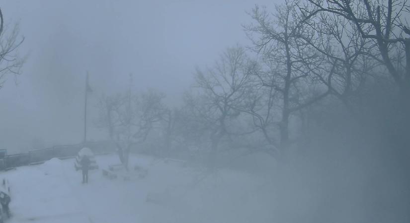 Hó borítja a hegyeket: Dobogókő és Kékestető is fehérben