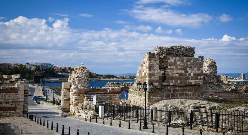 Két extra munkaszüneti nappal készül Bulgária az euró bevezetésére