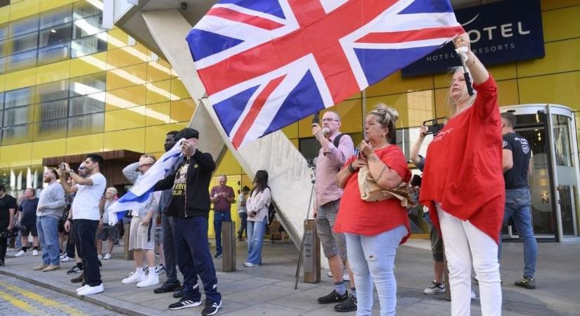 Angliában dolgozó magyarok: jön a bevándorlási reform, megindulhat a visszaköltözés – ezt a munkakört sújtja a legdurvábban