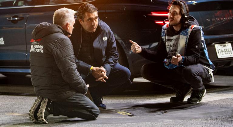 Las Vegasban kísértett a csatornafedél: kétszer akasztotta meg piros zászló a Formula-1-es edzést