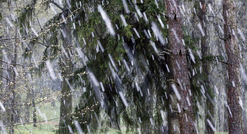Borús idő, vegyes csapadék és viharos szél pénteken