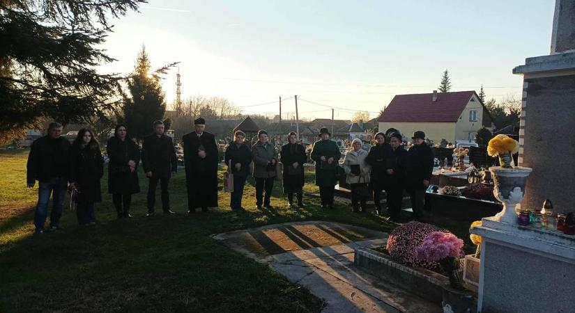 A málenykij robot áldozataira emlékeztek Beregardóban - „Hívj segítségül engem a nyomorúság idején”