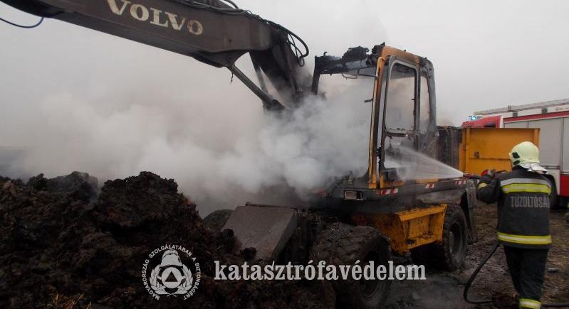 Kigyulladt egy mezőgazdasági gép Hajdúszoboszlón