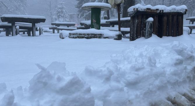 Több, mint tíz centi hó borítja Dobogókőt