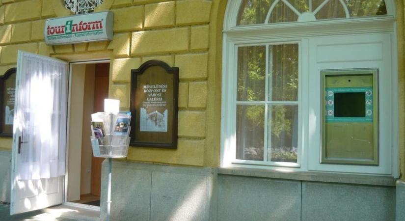 Nem probléma, hanem jó hír miatt költözik el a turisztikai központ Csongrádon