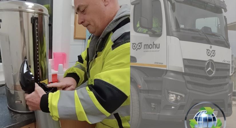 Forró teával indulnak útnak a győri kukások