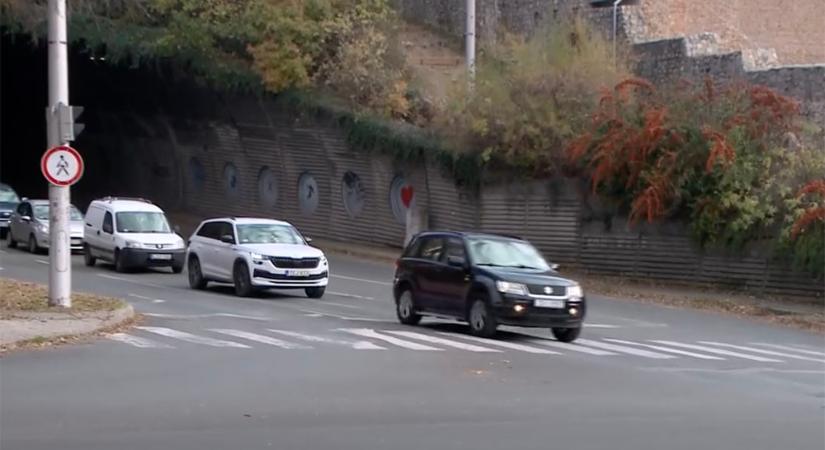 Zebrán ütötte el a kismamát. Jogosítványát már korábban bevonták