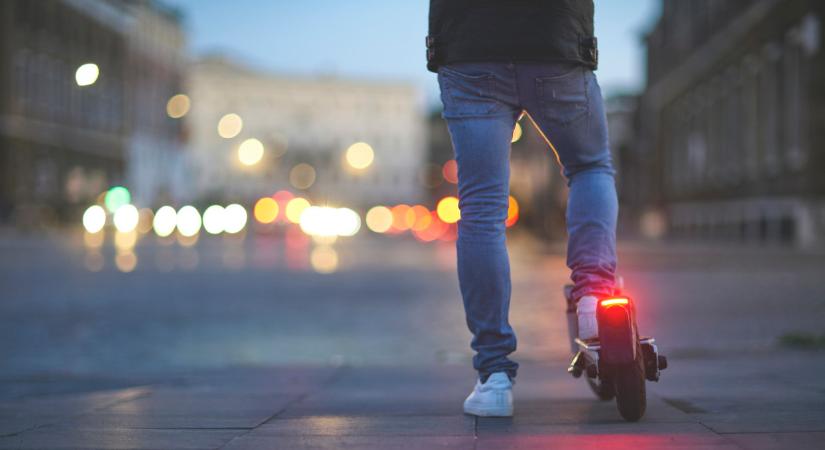 Újfajta balesetek szedik áldozataikat a magyar utakon: erre sincs még rendes szabályozás - Már látszik, hogy mekkora a baj