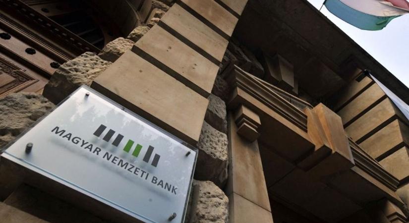 Alig hisznek a szemüknek a külföldi elemzők, mit tett a magyar forint: egyetlen másik deviza volt csak képes erre a világon – brutális az árfolyam