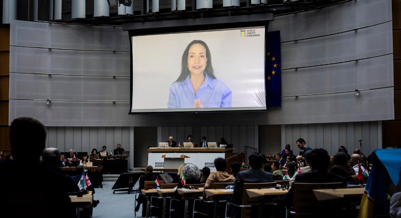 Szökevénynek minősítik a venezuelai Nobel-békedíjast, ha elhagyja az országot a díjátadó miatt
