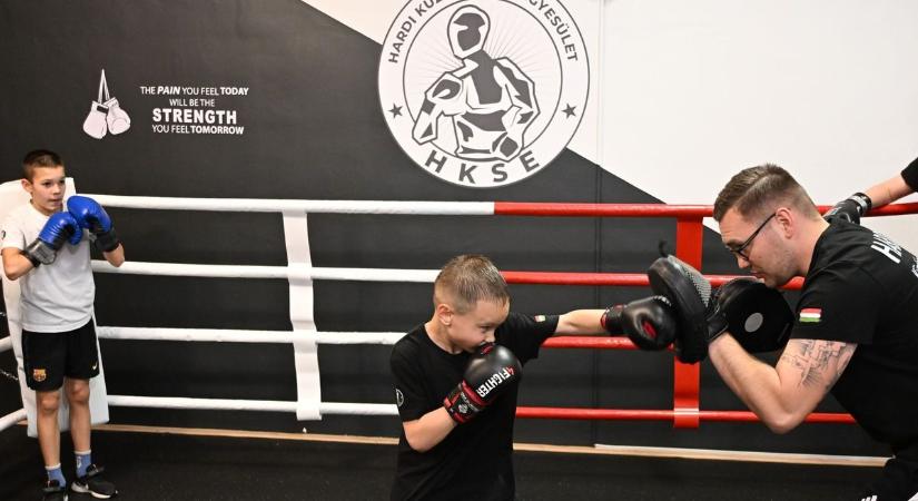 Berobbant a siófoki bokszcsoda: a gyerekektől a felnőttekig mindenki ütni akar